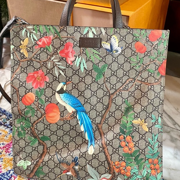 SOLD Gucci Soft GG Supreme Monogram Tian Vertical Tote Beige Multicolor - Picture 3 of 5